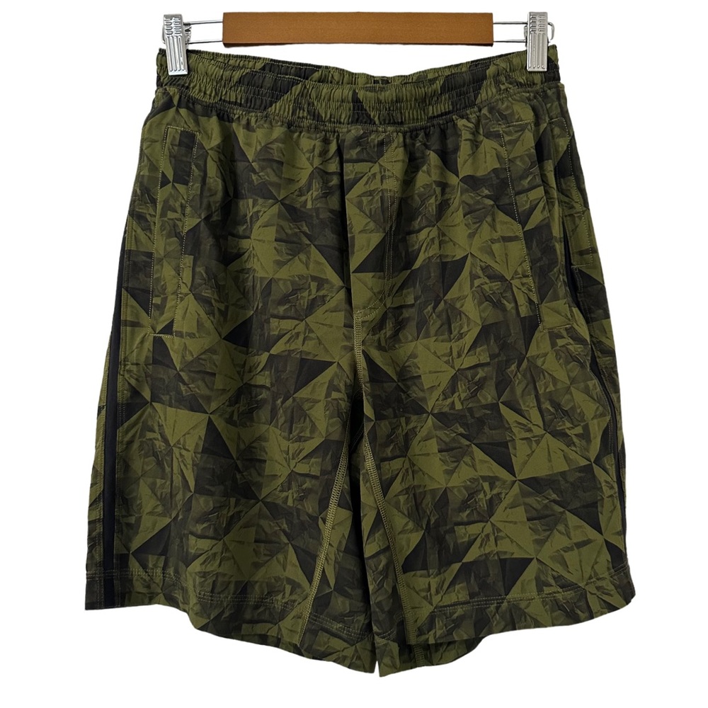 Lululemon Men’s‎ Pace Breaker Green Geometric Print Shorts Size M